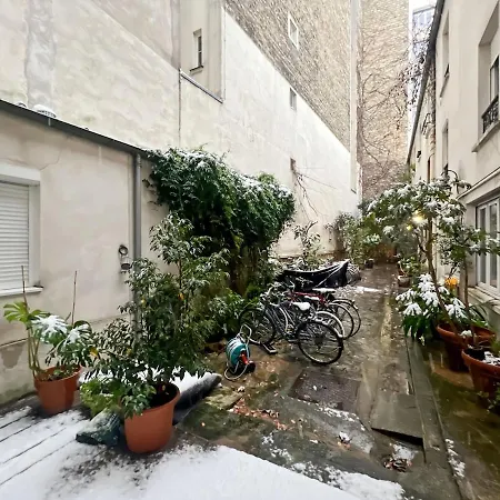 Gare Du Nord And Est *