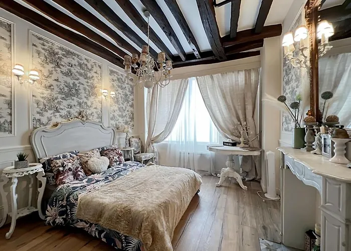 Gare Du Nord And Est